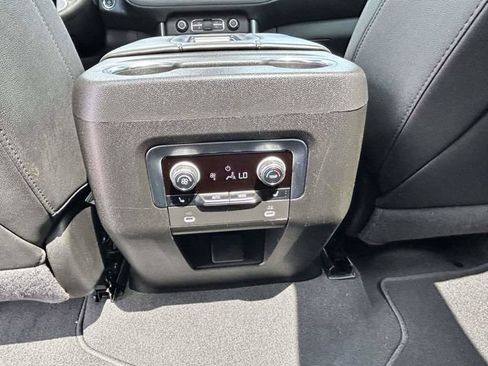 Used 2024 Chevrolet Tahoe Z71 w/ Luxury Package AWD/4WD image 13