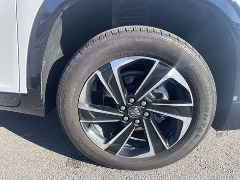 Used 2025 Buick Enclave Sport Touring image 31