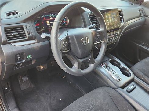 Used 2022 Honda Pilot Sport image 2