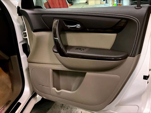 Used 2014 GMC Acadia Denali image 23