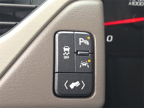 Used 2020 GMC Yukon Denali w/ Open Road Package image 25