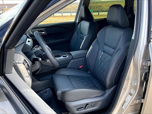 New 2026 Nissan Rogue Platinum image 9