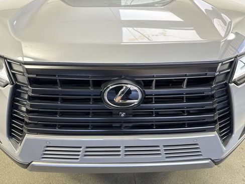 Used 2024 Lexus GX 550 AWD/4WD image 31