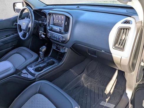 Used 2022 Chevrolet Colorado Z71 w/ Z71 Midnight Edition image 18