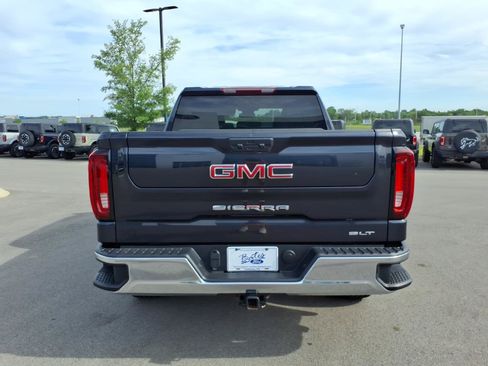 Used 2025 GMC Sierra 1500 SLT AWD/4WD image 4