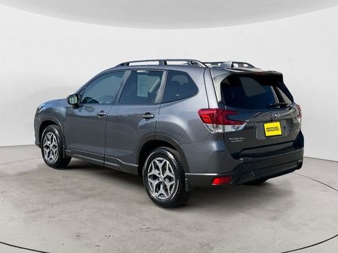 Used 2023 Subaru Forester Premium AWD/4WD image 3