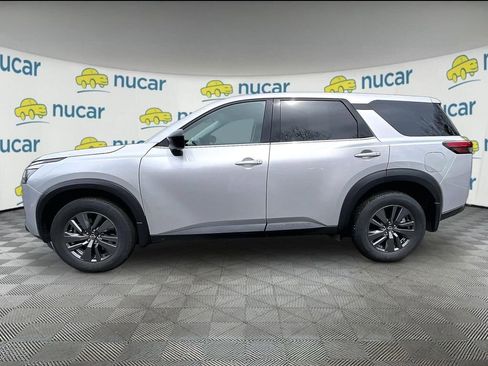 Used 2024 Nissan Pathfinder S AWD/4WD image 4