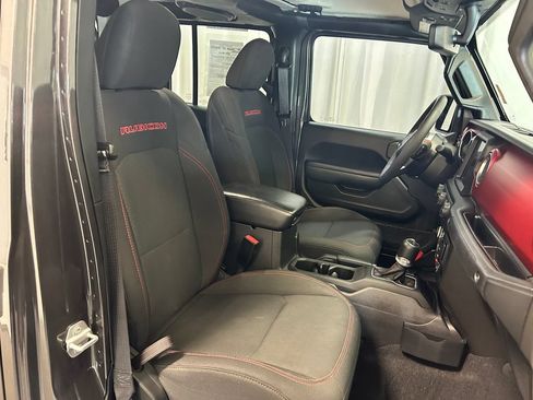 Used 2023 Jeep Gladiator Rubicon w/ Cold Weather Group AWD/4WD image 20