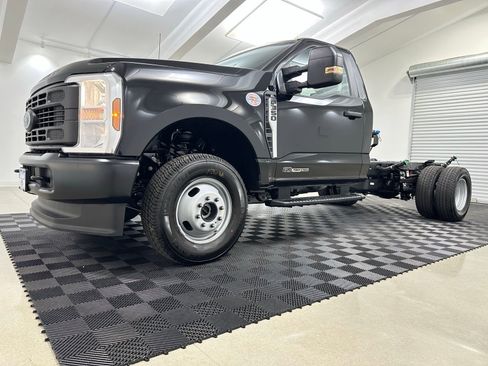 New 2025 Ford F350 XL image 3