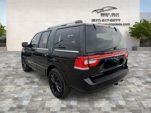 Used 2015 Lincoln Navigator 4WD image 3