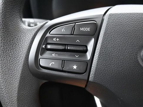 Certified 2025 Hyundai Venue SE image 26