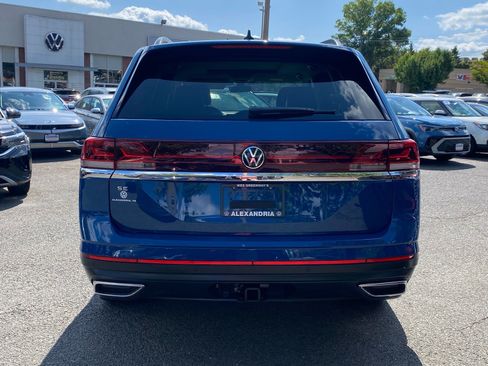 Certified 2026 Volkswagen Atlas SE w/ Panoramic Sunroof Package FWD image 4