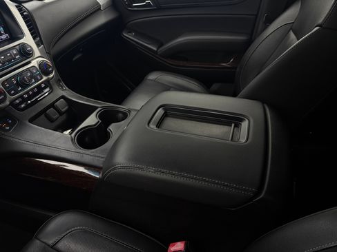 Used 2018 GMC Yukon XL SLT AWD/4WD image 31