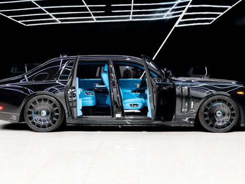 Used 2025 Rolls-Royce Phantom Sedan RWD image 11