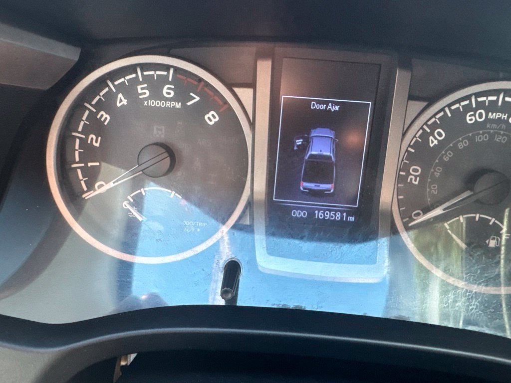 Used 2019 Toyota Tacoma SR5 AWD/4WD image 10