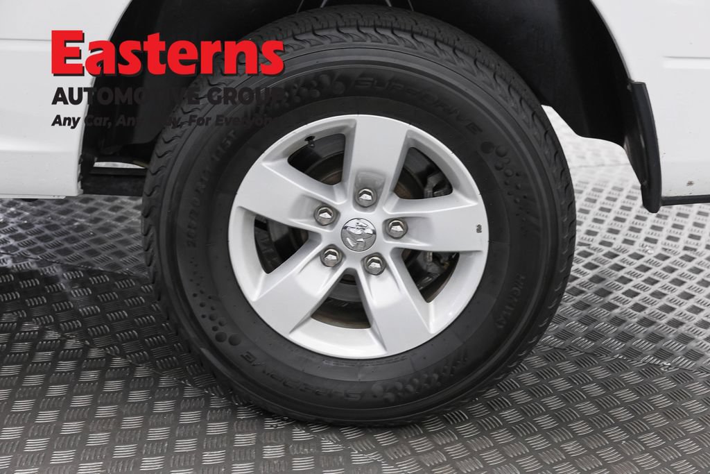 Used 2024 RAM 1500 Classic SLT AWD/4WD image 32