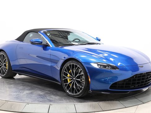 Used 2023 Aston Martin V8 Vantage Roadster RWD image 92