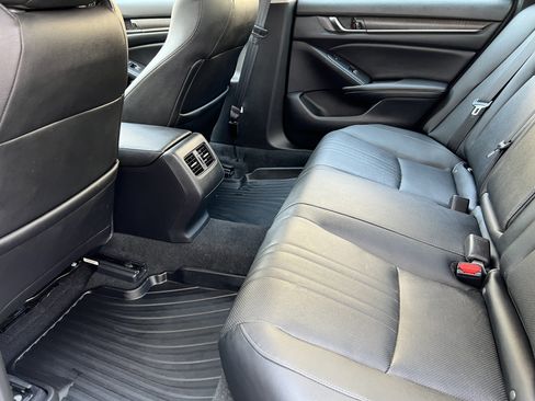 Used 2020 Honda Accord Touring image 17