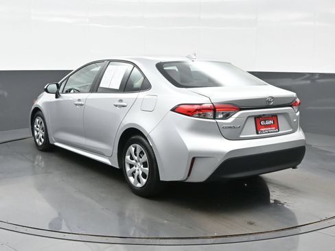 Used 2025 Toyota Corolla LE FWD image 4