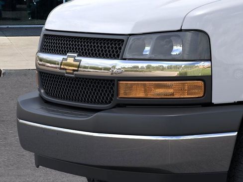 New 2025 Chevrolet Express 3500 w/ Power Convenience Package image 37