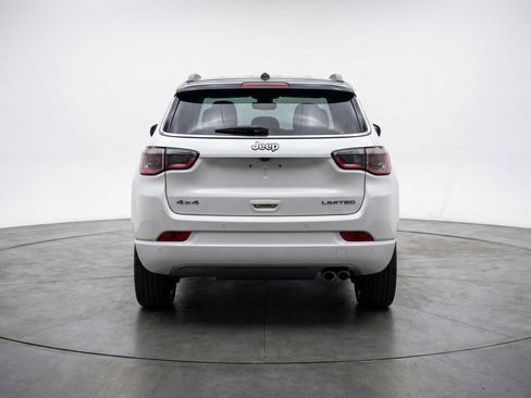 Used 2025 Jeep Compass Limited AWD/4WD image 7