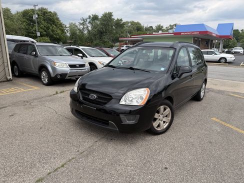 Used 2007 Kia Rondo LX w/ Convenience Pkg FWD image 3