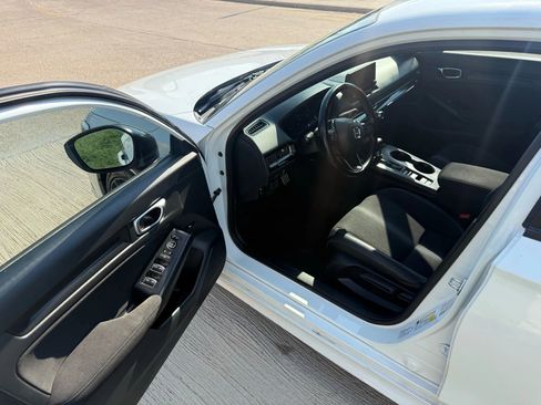 Used 2023 Honda Civic Sport image 10