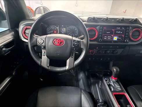 Used 2021 Toyota Tacoma TRD Sport w/ TRD Premium Sport Package AWD/4WD image 8
