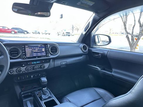 Used 2021 Toyota Tacoma TRD Pro AWD/4WD image 33
