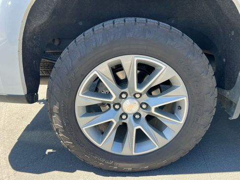 Used 2022 Chevrolet Silverado 1500 High Country AWD/4WD image 15