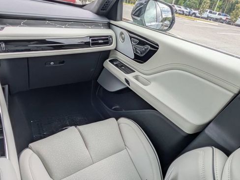 New 2026 Lincoln Aviator Black Label AWD/4WD image 17