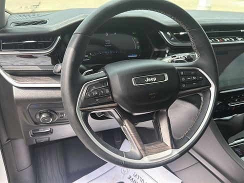 Used 2023 Jeep Grand Cherokee 30th Anniversary AWD/4WD image 16