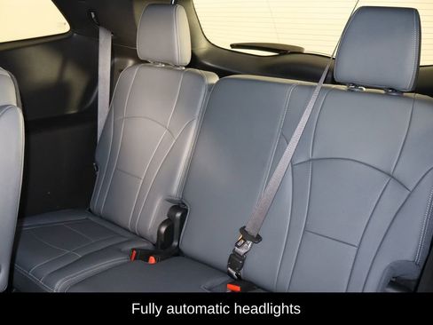 Used 2024 Buick Enclave Premium image 10