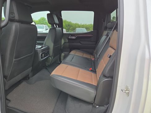 Certified 2024 Chevrolet Silverado 1500 High Country w/ Technology Package AWD/4WD image 28