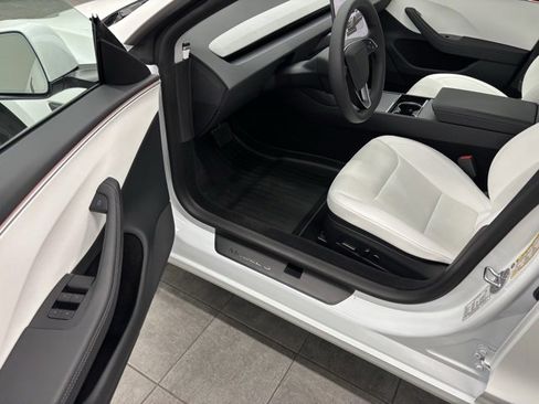 Used 2025 Tesla Model 3 Long Range image 12
