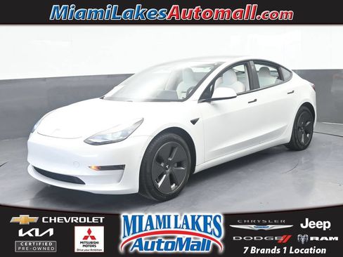 Used 2021 Tesla Model 3 Standard Range Plus RWD image 1