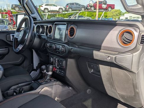 Used 2022 Jeep Gladiator Mojave w/ Cold Weather Group AWD/4WD image 23