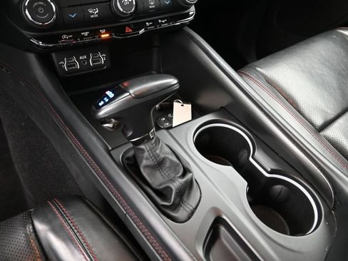 Used 2024 Dodge Durango GT RWD image 13