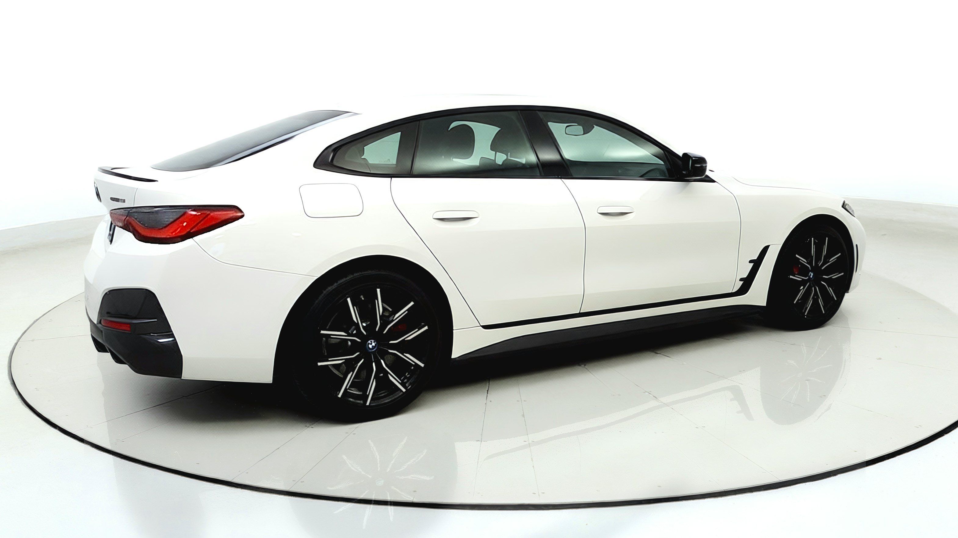 Used 2023 BMW i4 eDrive40 w/ M Sport Package RWD image 7