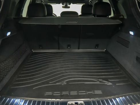 Certified 2023 Porsche Cayenne AWD/4WD image 13
