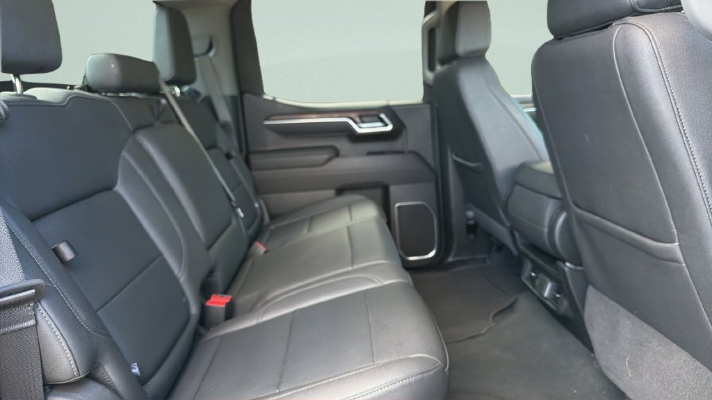 Used 2026 GMC Sierra 1500 SLT RWD image 31