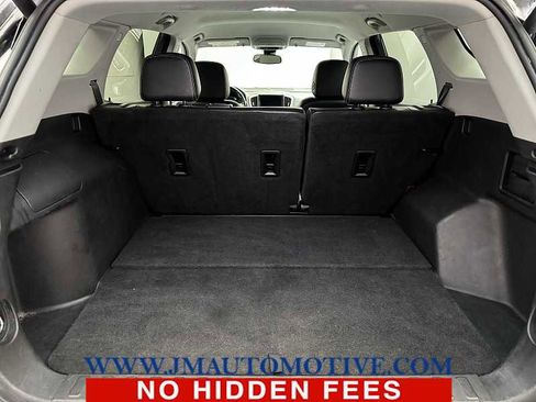 Used 2022 GMC Terrain SLT image 16