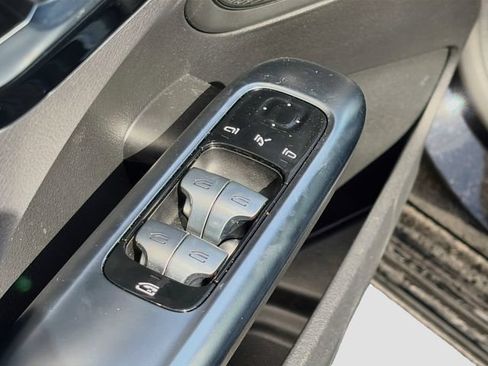 Used 2026 Mercedes-Benz C 300 4MATIC Sedan image 17