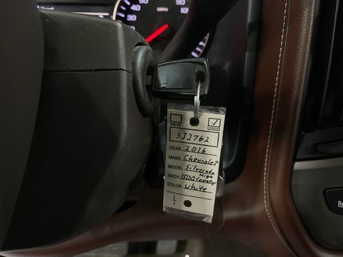 Used 2016 Chevrolet Silverado 1500 High Country w/ High Country Premium Package AWD/4WD image 21