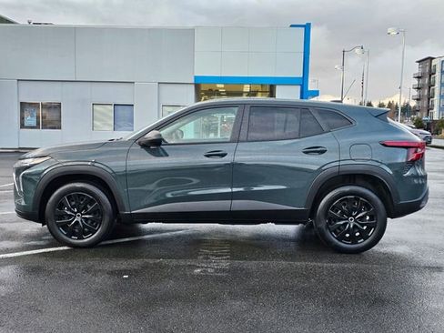 Certified 2025 Chevrolet Trax LS image 2