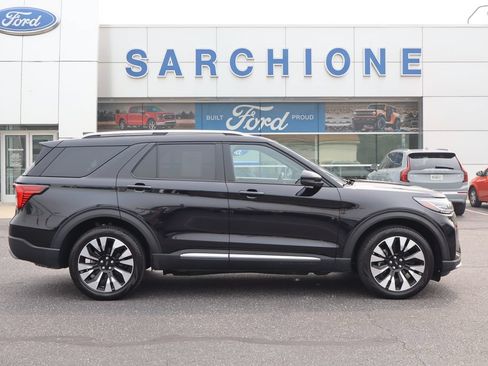 Used 2025 Ford Explorer Platinum w/ LUX Leather Package AWD/4WD image 2