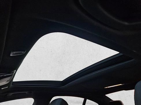 Used 2018 BMW 530i RWD image 14