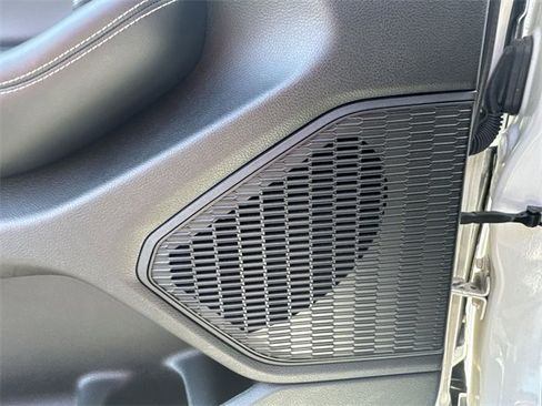 Used 2023 Jeep Grand Cherokee Limited image 25