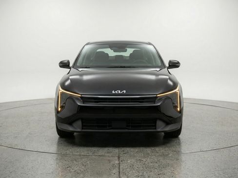Used 2025 Kia K4 FWD image 2
