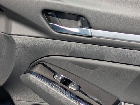 New 2025 Nissan Altima 2.5 SR image 31